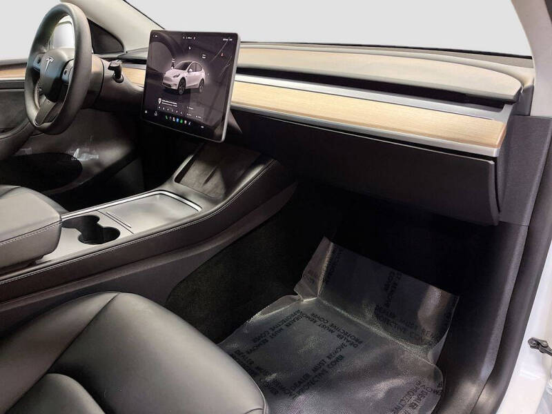 2025 Tesla Model Y Long Range