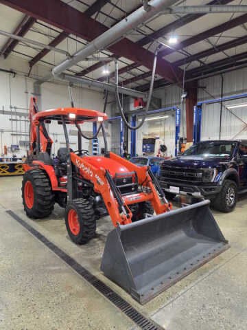 2021 Kubota M62  Tractor  Loader  Backhoe