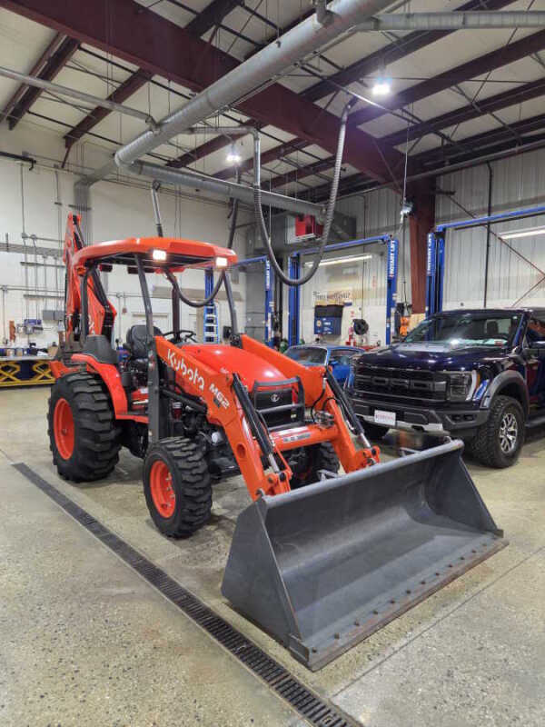 2021 Kubota M62  Tractor  Loader  Backhoe