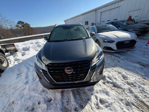 2022 Nissan Kicks SV