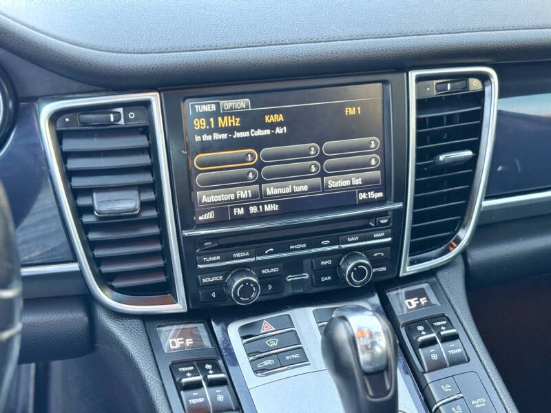 2015 Porsche Panamera