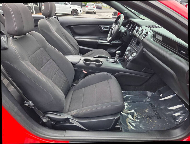 2016 Ford Mustang V6