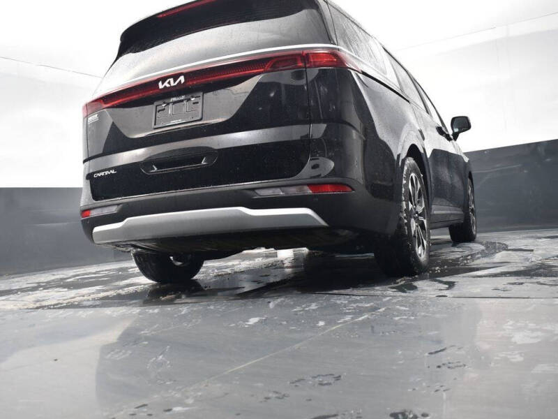 2024 Kia Carnival EX