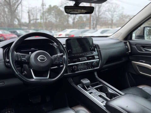 2023 Nissan Pathfinder Platinum