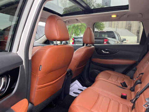 2017 Nissan Rogue SL
