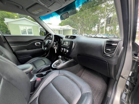 2016 Kia Soul +