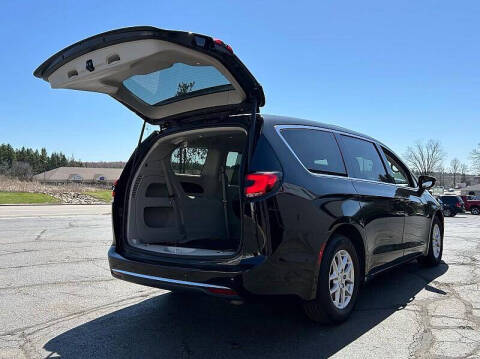 2024 Chrysler Pacifica Touring L