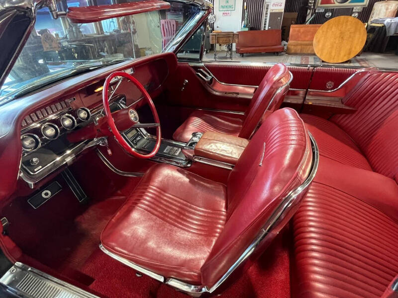 1965 Ford Thunderbird