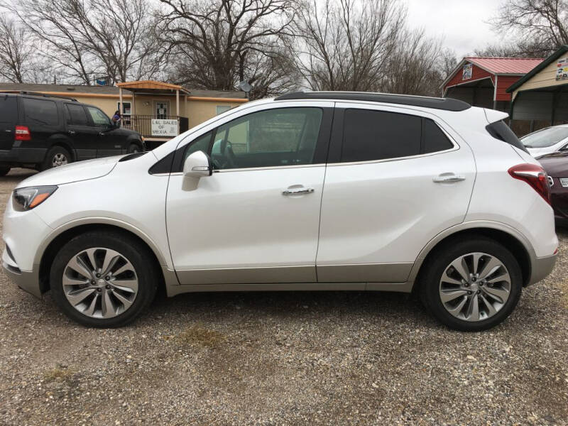 2017 Buick Encore Preferred's photo