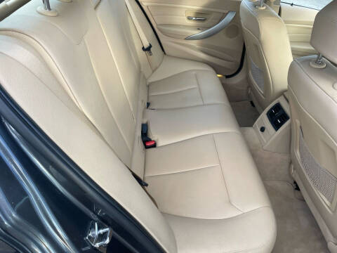 2012 BMW 3 Series 328i