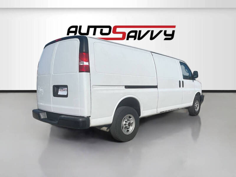 2023 GMC Savana 2500