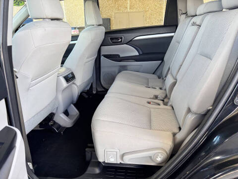 2018 Toyota Highlander LE