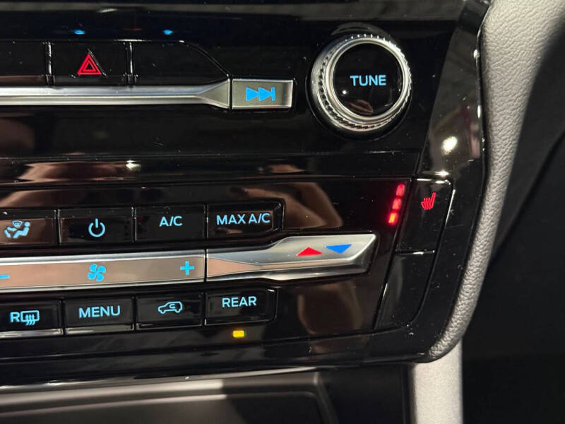 2024 Ford Explorer ST-Line