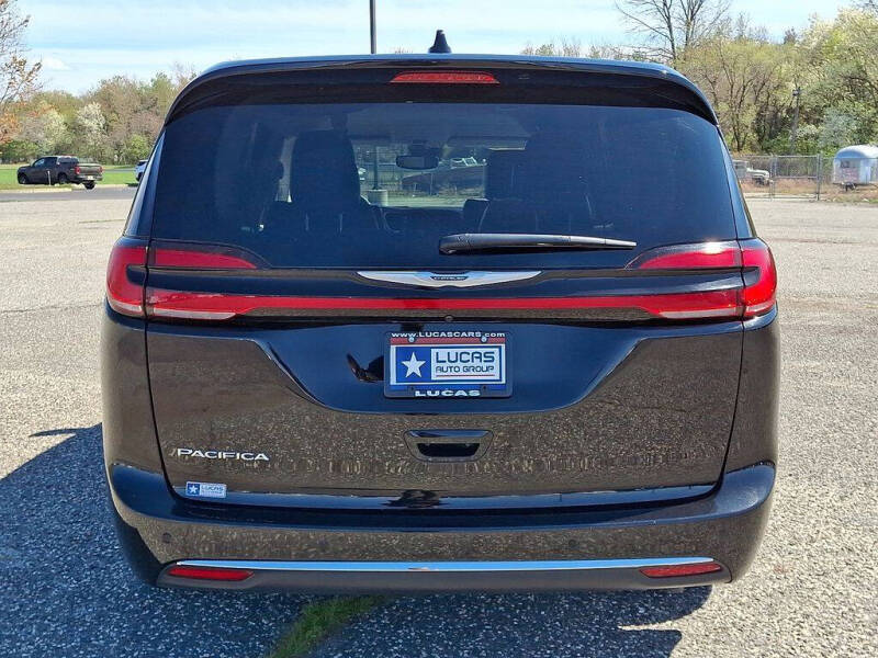 2024 Chrysler Pacifica Touring L