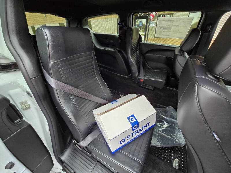 2025 Chrysler Voyager LX