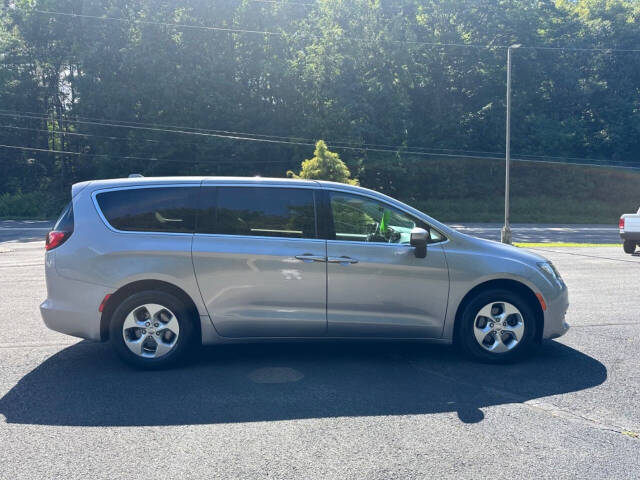 2017 Chrysler Pacifica for sale at Boardman Brothers Motor Car Company Inc in Pottsville, PA