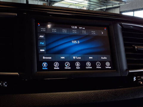 2020 Chrysler Voyager LX