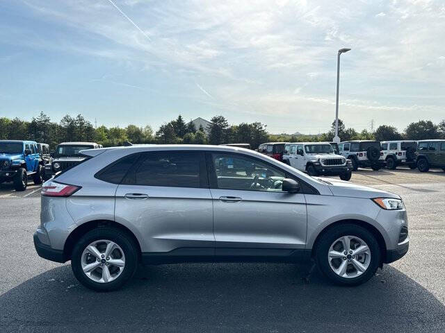 2022 Ford Edge SE