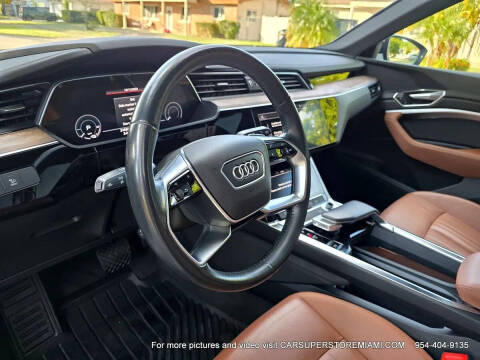 2021 Audi e-tron quattro Premium