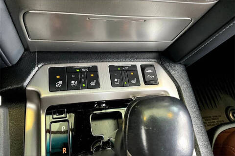 2020 Toyota Land Cruiser