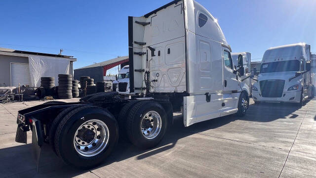 2019 Freightliner Cascadia for sale at KING TRUCK TRAILER SALES in Bakersfield, CA