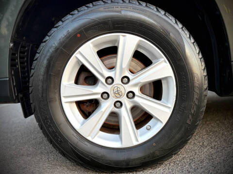 2012 Toyota Highlander SE