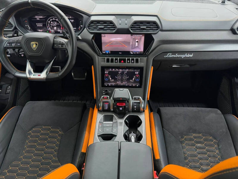 2022 Lamborghini Urus