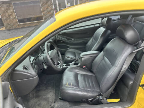 2004 Ford Mustang GT Deluxe