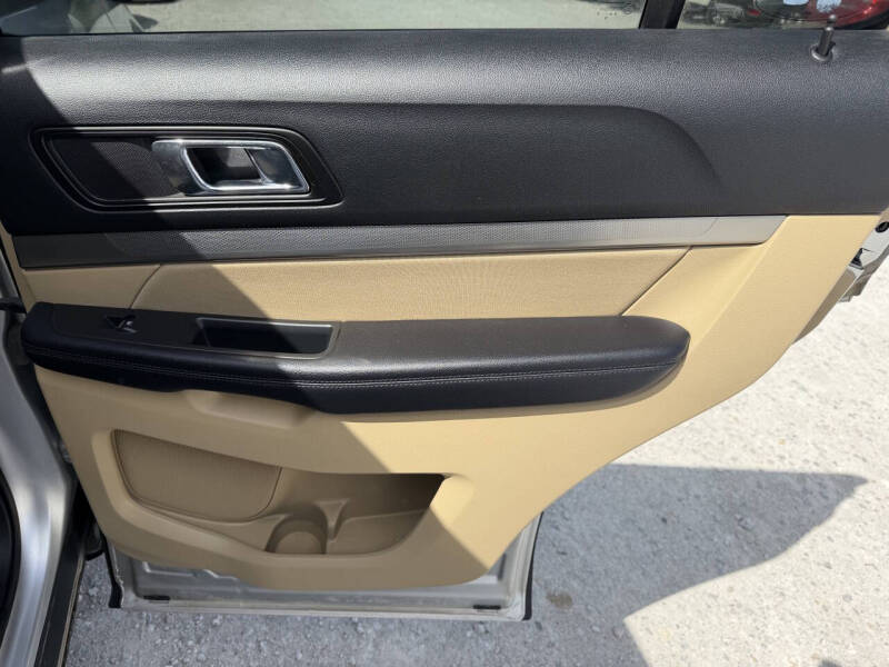 2017 Ford Explorer