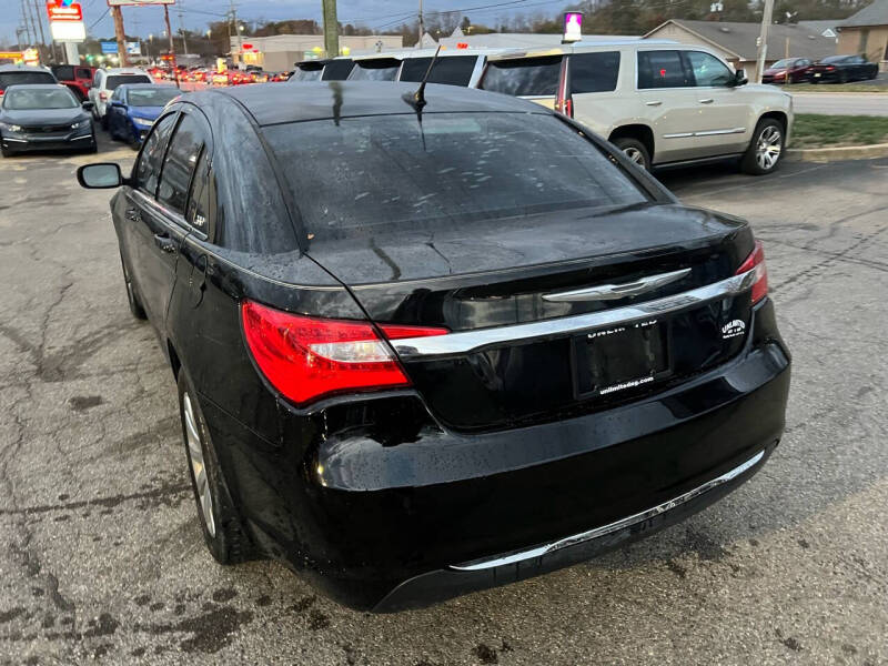 2011 Chrysler 200 Touring