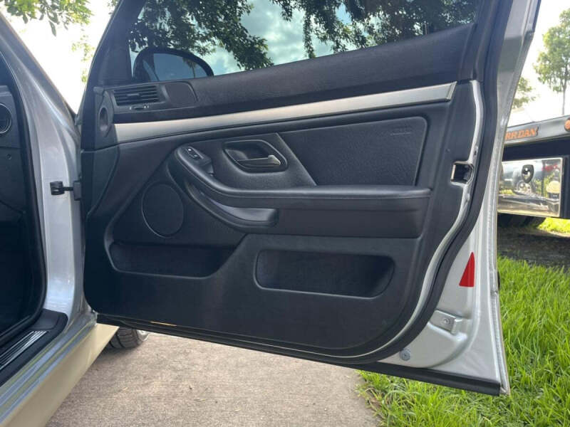 2003 BMW M5