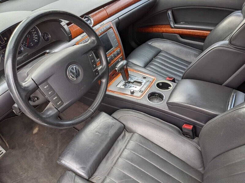 2004 Volkswagen Phaeton V8