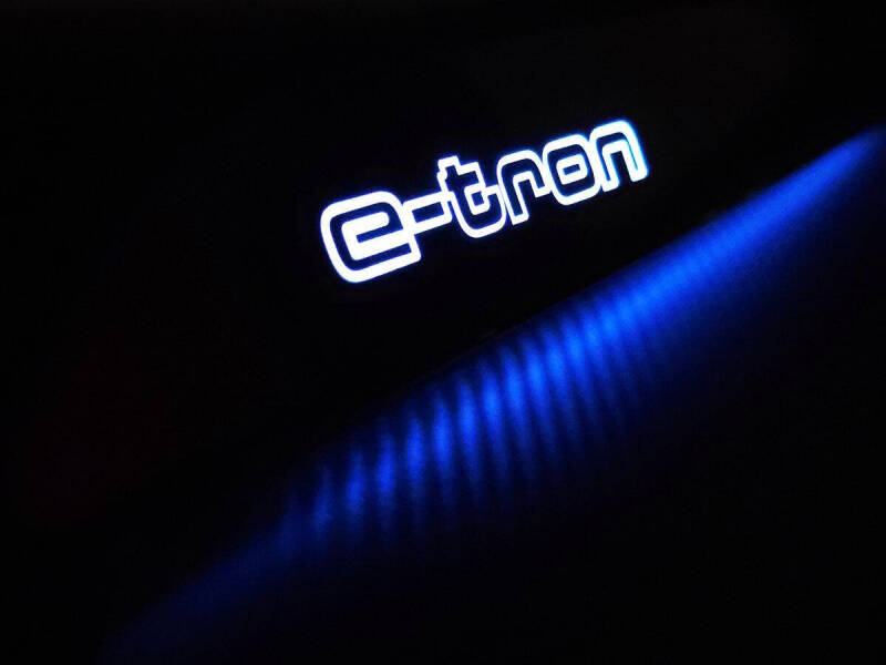 2024 Audi e-tron GT quattro Premium Plus