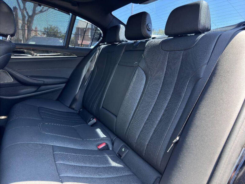 2022 BMW 5 Series 530i