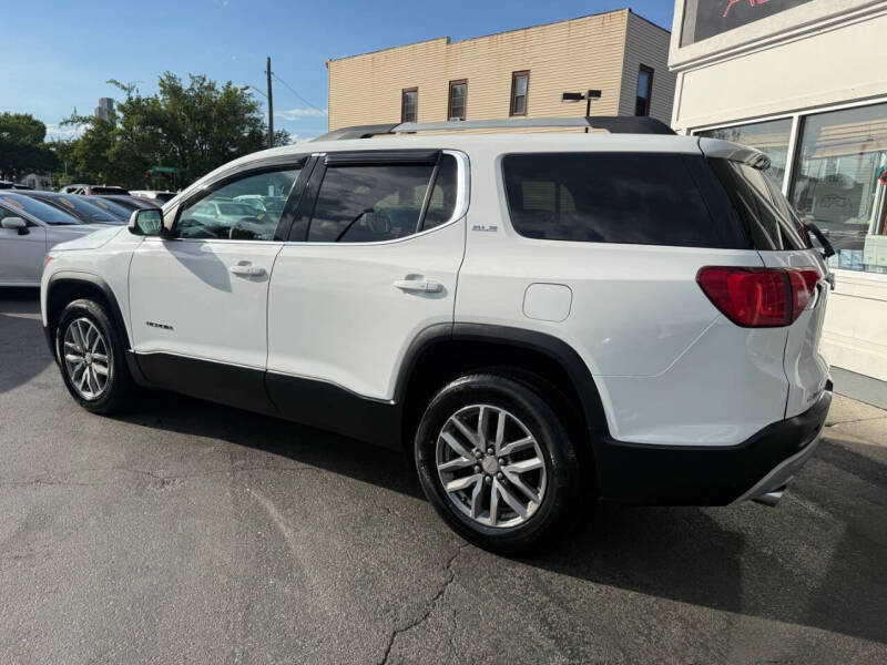 2017 GMC Acadia SLE-2