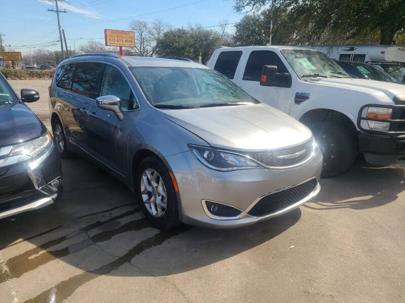 2020 Chrysler Pacifica for sale at Bad Credit Call Fadi in Dallas TX