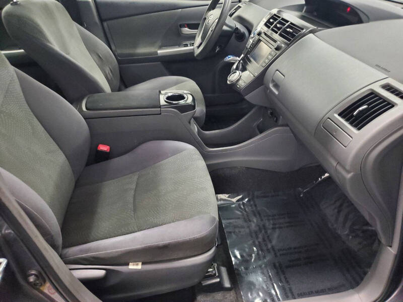 2014 Toyota Prius v Three