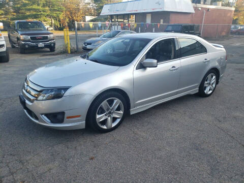 2011 Ford Fusion for sale at Topham Automotive Inc. in Middleboro MA