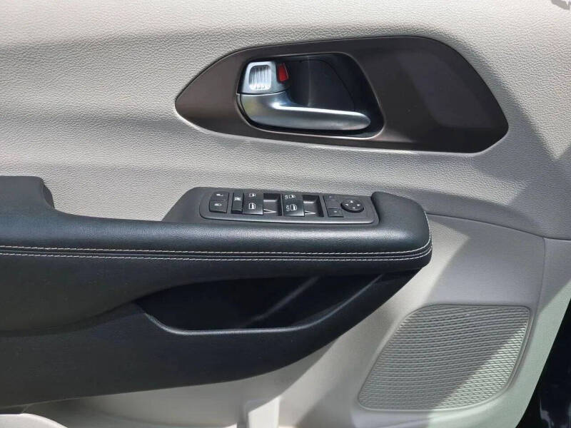 2021 Chrysler Voyager LXi