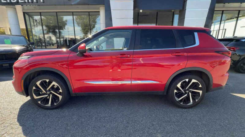 2022 Mitsubishi Outlander ES