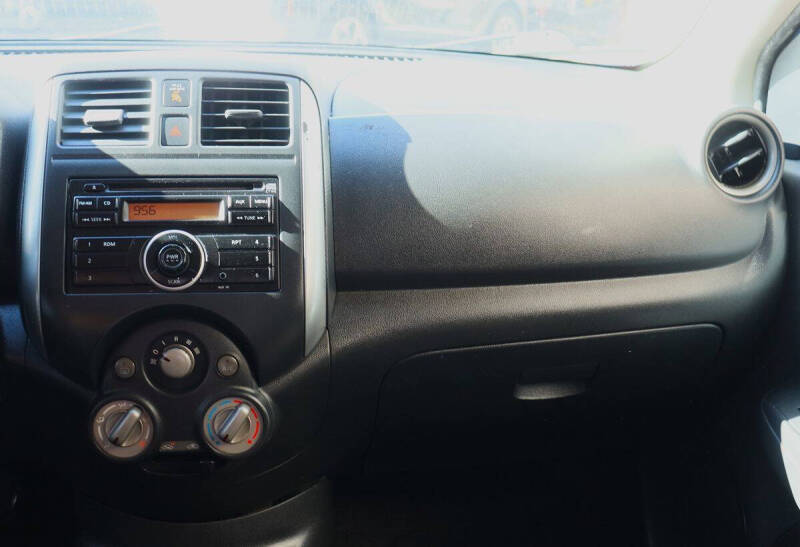 2012 Nissan Versa 1.6 SV