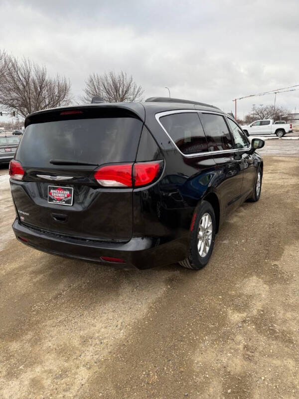 2020 Chrysler Voyager LXi