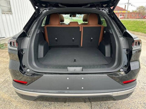 2025 VinFast VF8 Plus