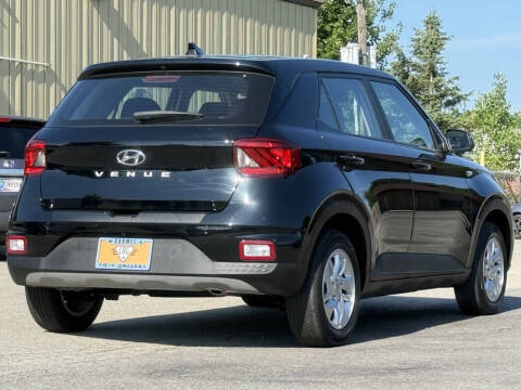 2022 Hyundai Venue SE