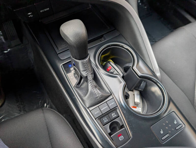 2018 Toyota Camry Hybrid LE