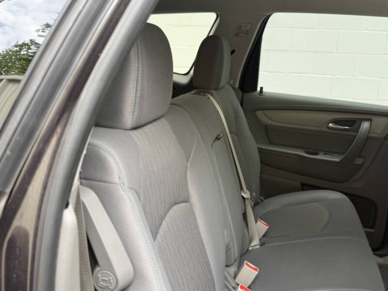 2017 Chevrolet Traverse LS