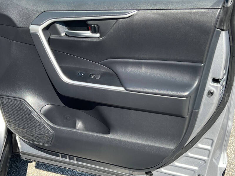 2023 Toyota RAV4 Hybrid SE