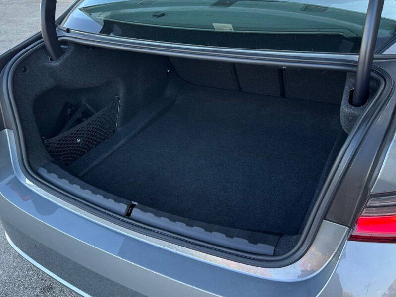 2023 BMW 3 Series 330i