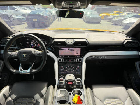 2020 Lamborghini Urus