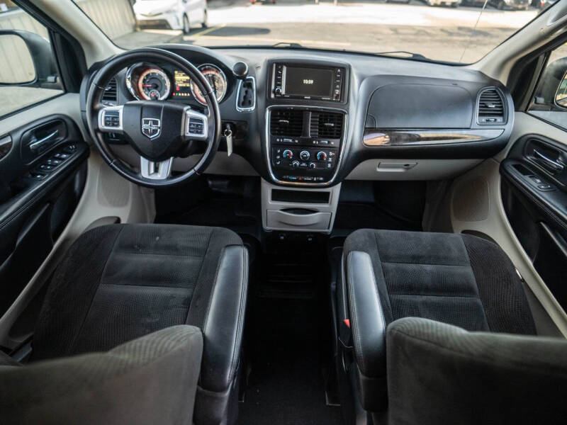 2016 Dodge Grand Caravan SXT Plus